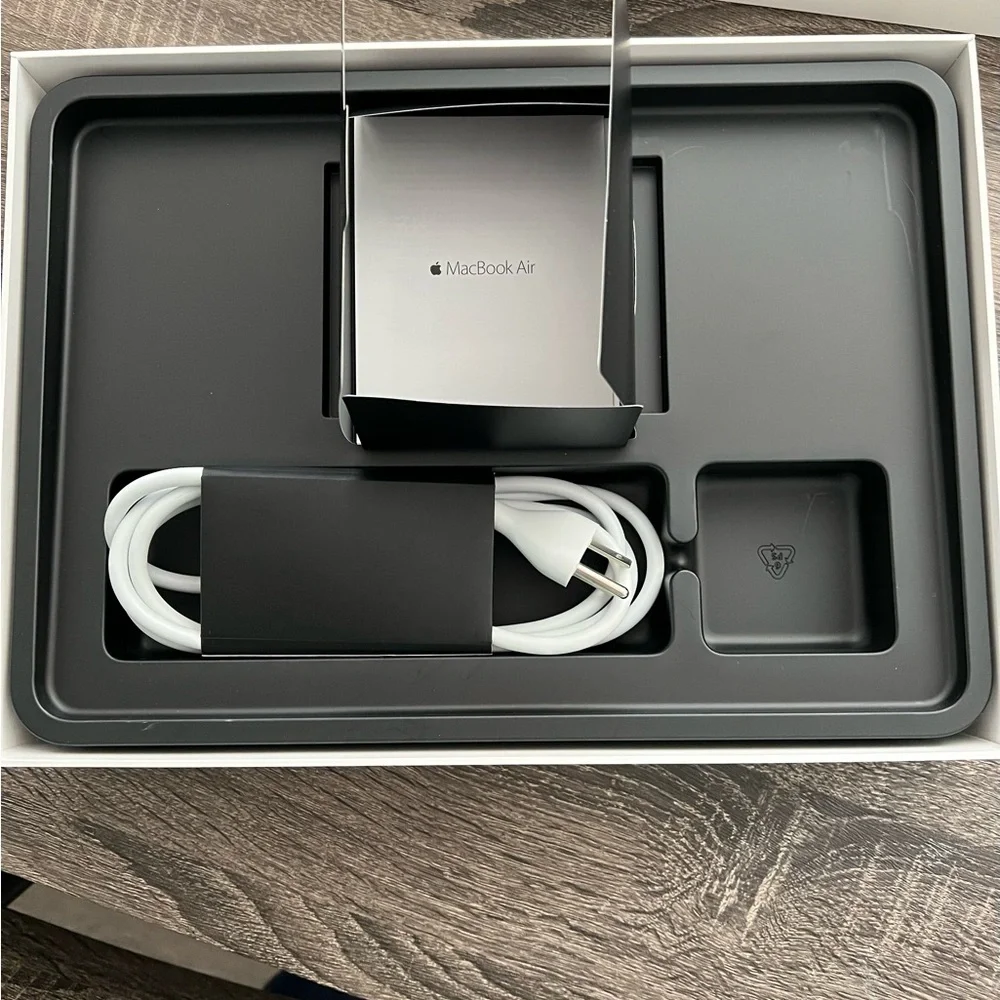 MacBook Air Original Box + Unused Apple Power Adapter Pristine Condition​​